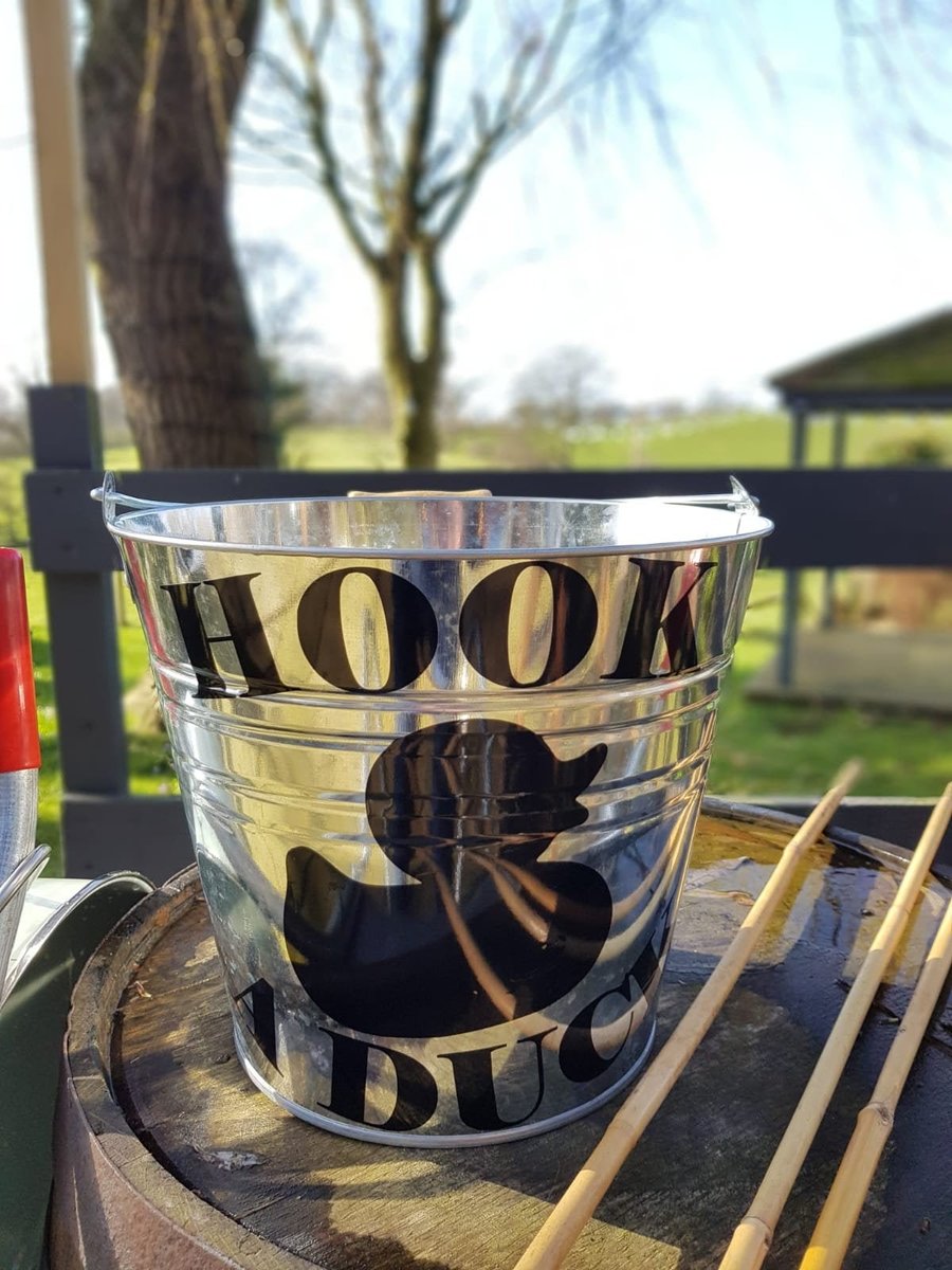 Hook A Duck Bucket Perfect For Wedding, Birthday, Lawn Games, Parties, Children's Entertainment, Wedding Games and Fun, Vinyl Decal