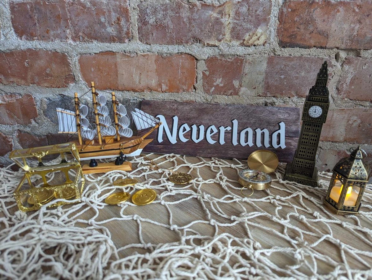 Peter Pan Centrepiece Set Neverland Sign, Pirate Ship, Chest, Coins, Big Ben, Compass, Treasure Necklace, Fairy Lantern, Fishing Net Party