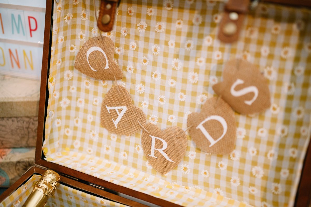 Hessian 'CARDS' Bunting Vintage Jute Burlap Hearts Rustic Wedding Bunting Banner Sign Gift Table Suitcase Wedding Decoration Boho Weddings